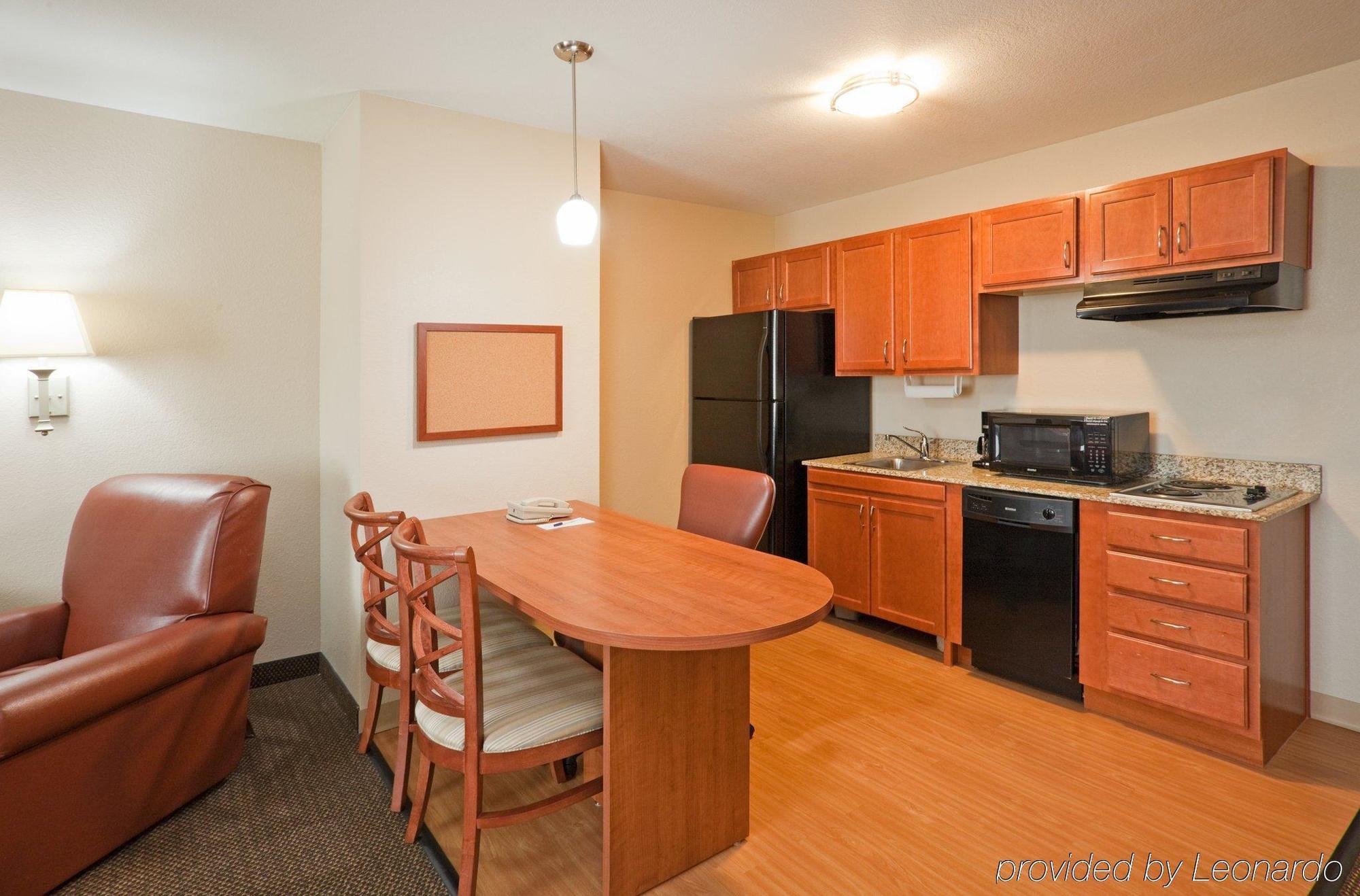 Candlewood Suites Eastchase Park By Ihg Montgomery Habitación foto